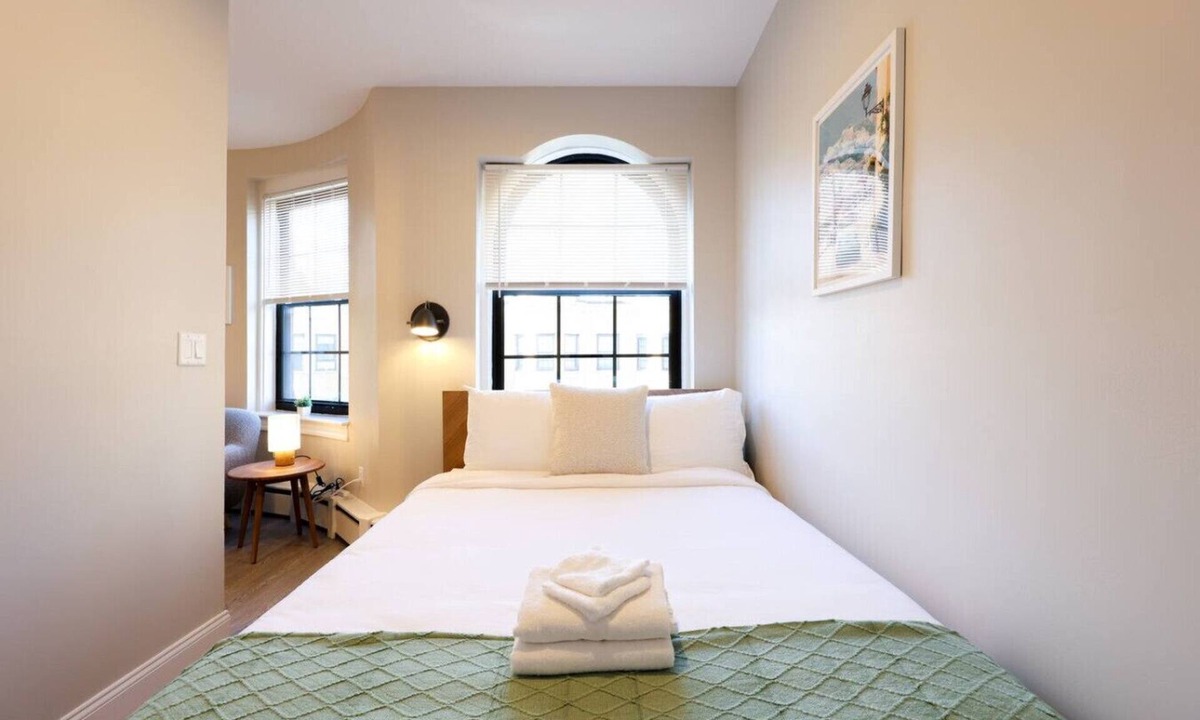 Prudential - St. Botolph Apartment | Spacious Studio | Prudential Area