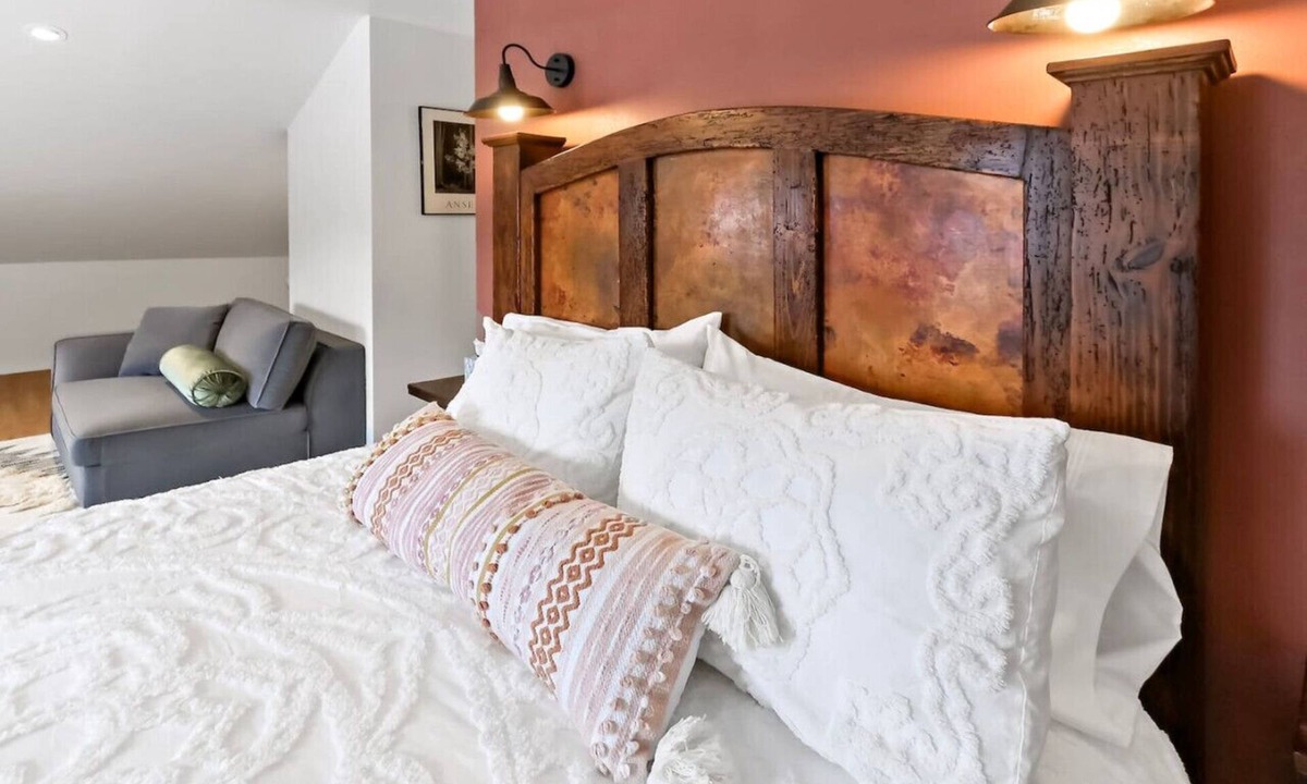 Durango Apartment | Spacious Studio Unit 5 with Gorgous Canyon Views!