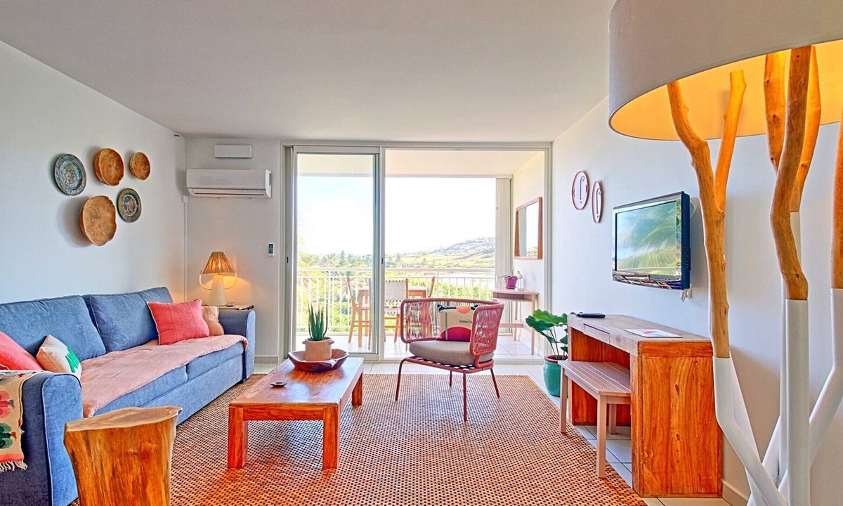 Orient Bay Apartment | Spacious studio with pool, AC, and parking in Saint-Martin