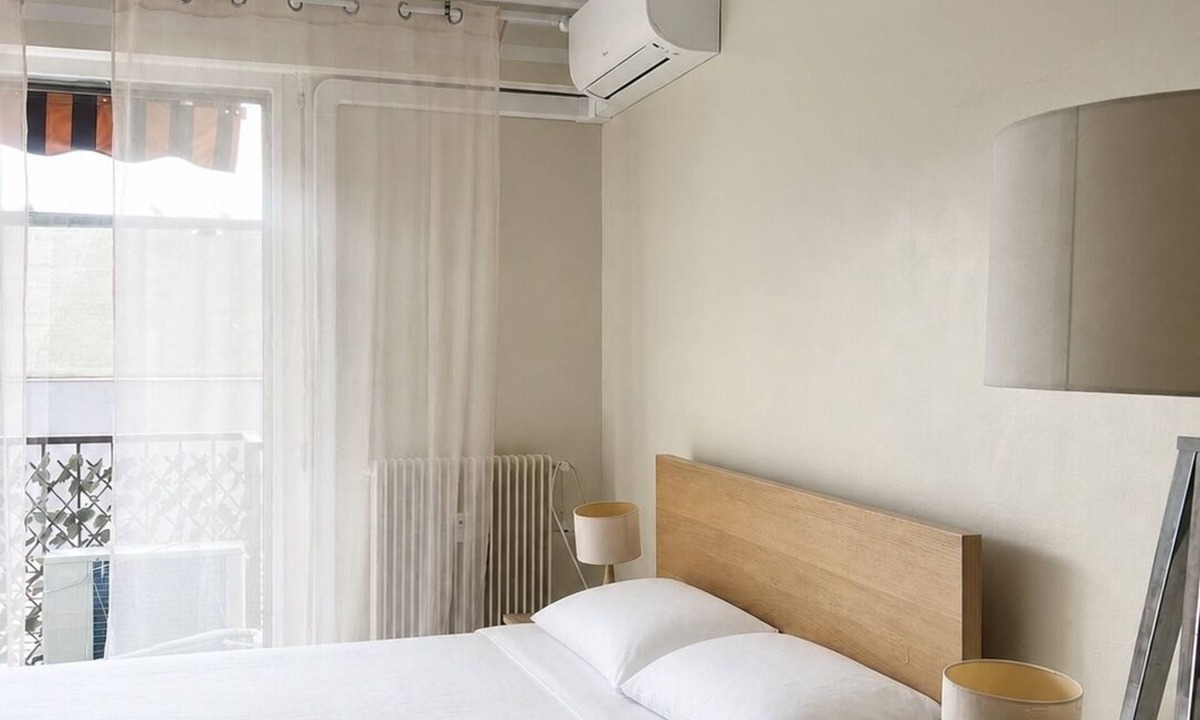 La Madeleine Apartment | Spacious studio with AC, 5 min. from the beach