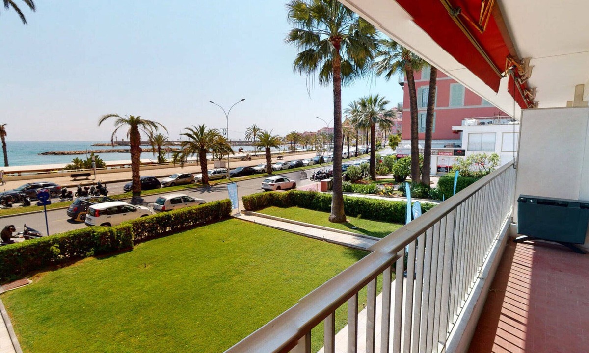 Menton Apartment | Spacious Studio with Sea View, Terrace, Near Center and Beaches in Menton