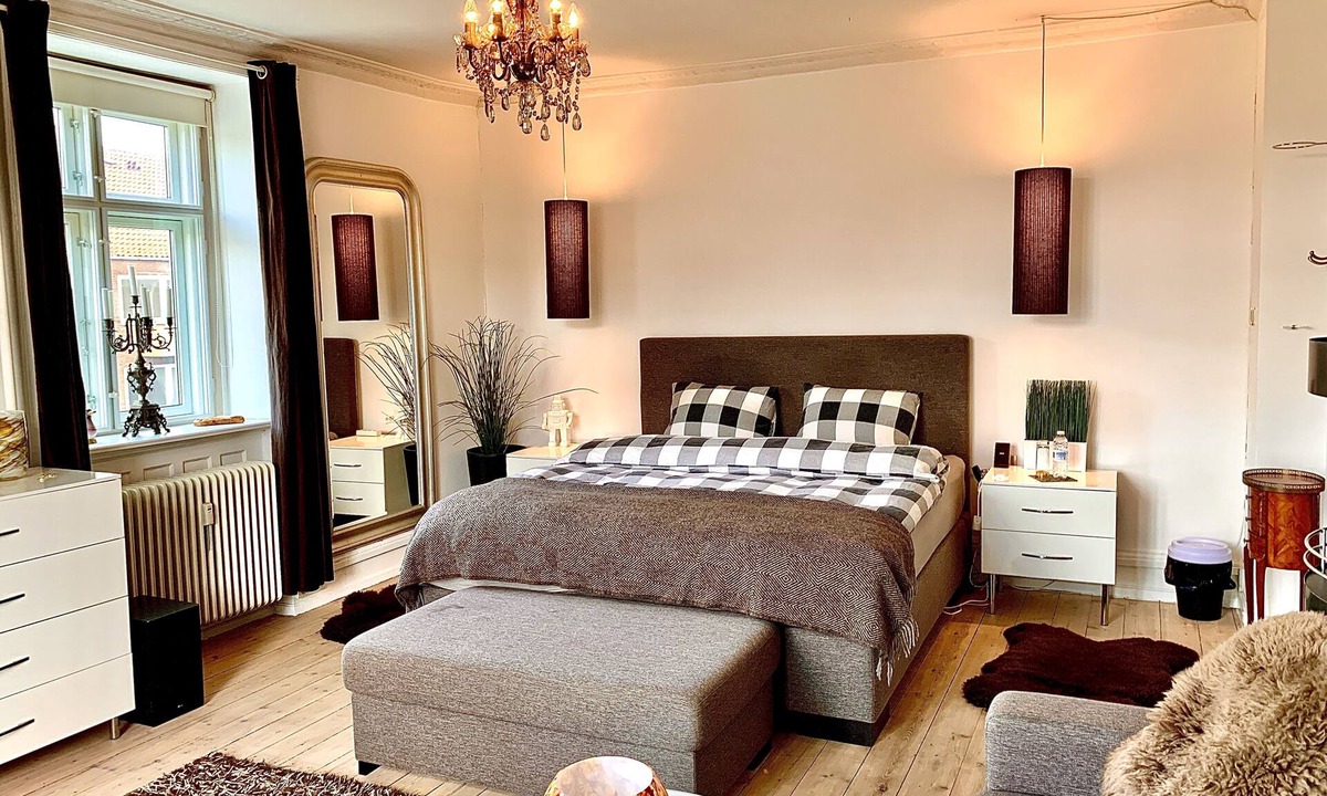 København NV Apartment | Spacious, Stylish Apartment, king-size beds, fast WiFi, office, close to centrum