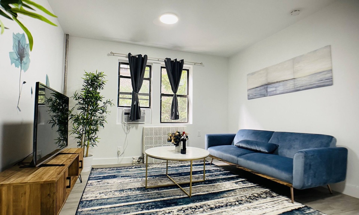 Flushing Chinatown Apartment | ♥ Spacious & Stylish ♥ of Flushing | ♛ King Bed