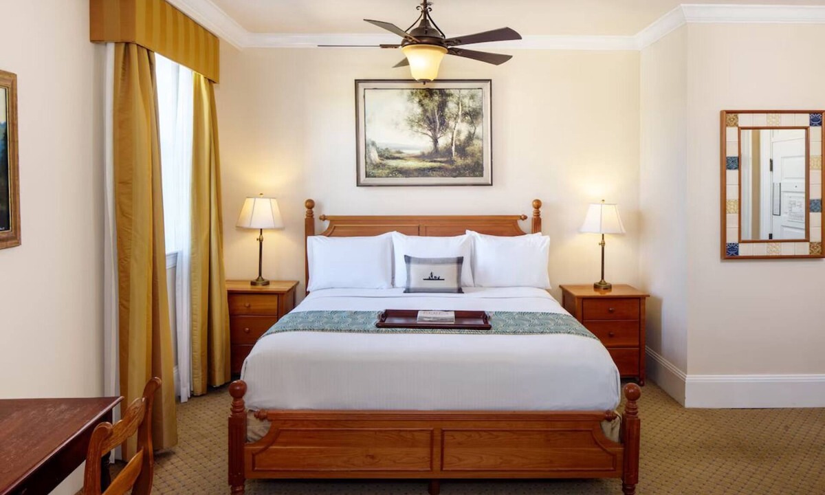Berea Hotel | Spacious Suite Near Kentucky Music Hall of Fame & Berea College – Historic Trip
