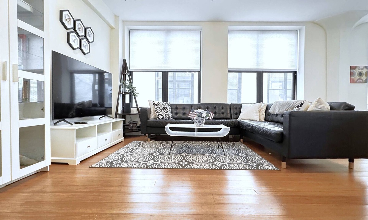 Downtown Boston Apartment | Spacious Sunlit 3BR Downtown Boston Family Favorite Iconic Location
