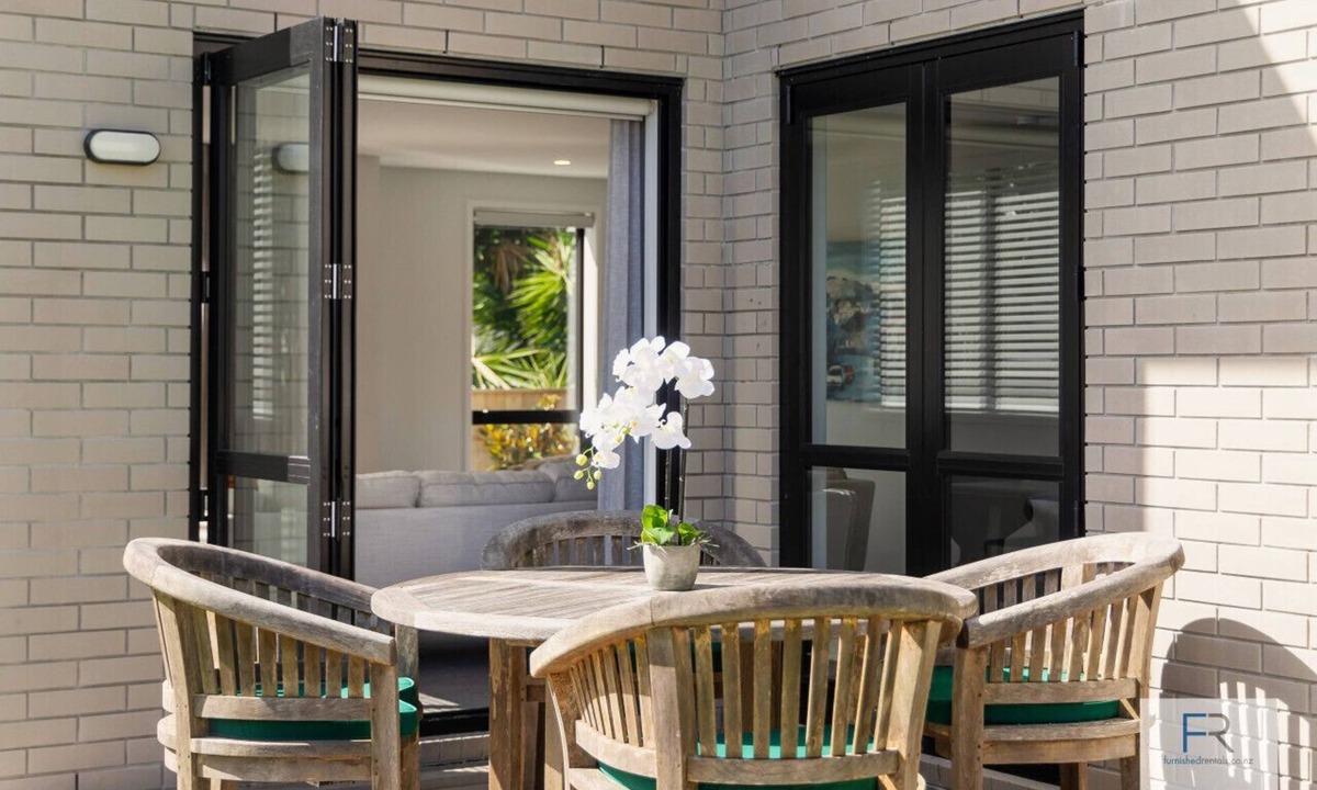 Mount Roskill House | Spacious Sunlit Residence