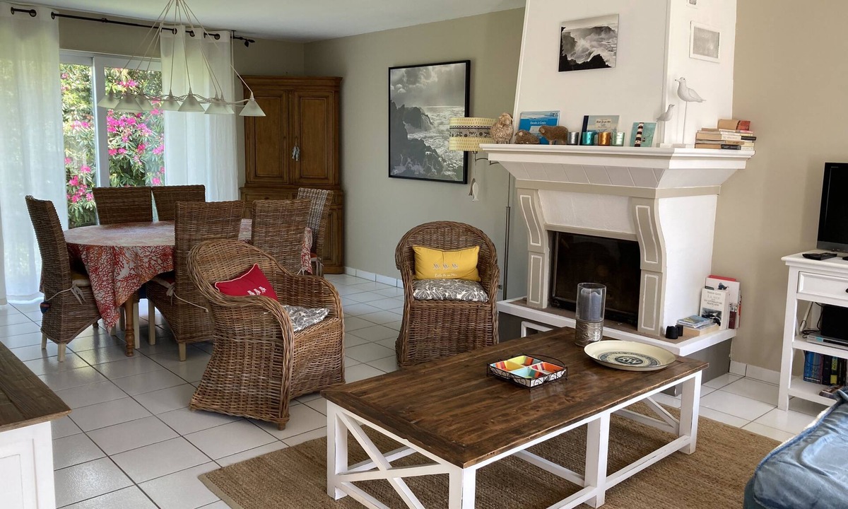 Bangor Villa | Spacious, super-equipped villa for 8 people, bright and comfortable.