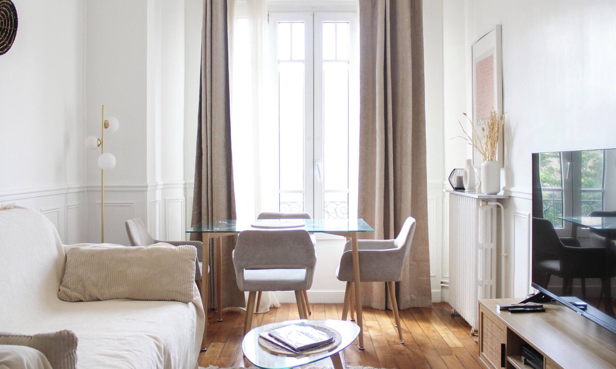 Saint-Ouen Apartment | Spacious T3 close to city center