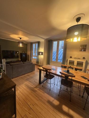 Anatole France Danton Apartment | Spacious T3 centre ville Coty
