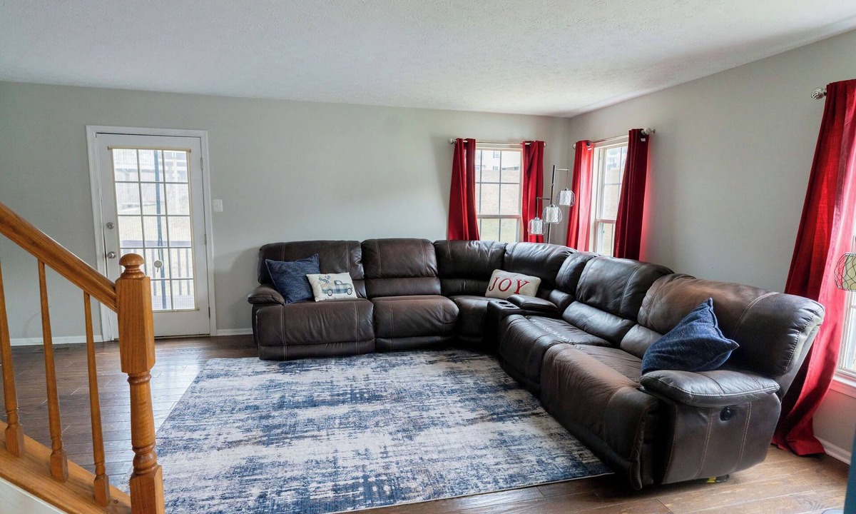 Pike Creek House | Spacious townhome in Newark Delaware