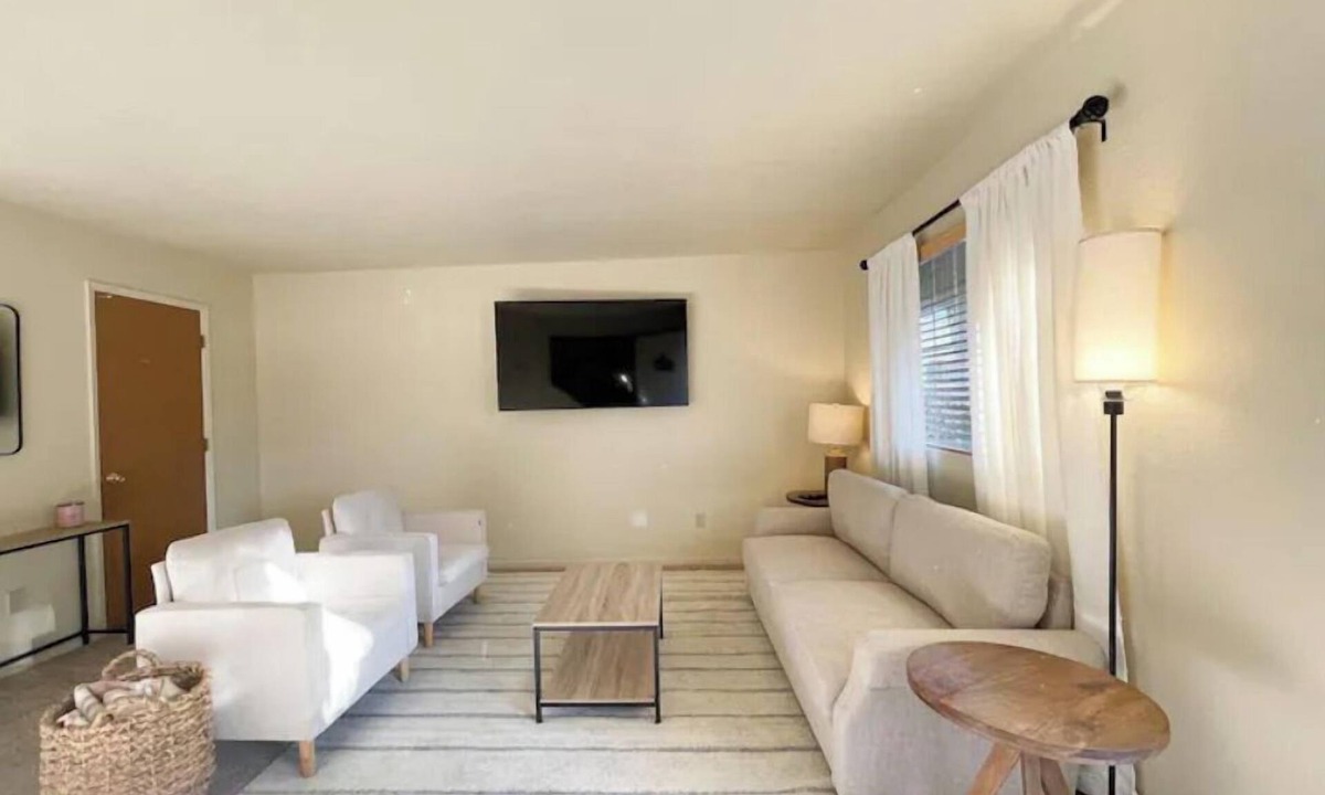 Sonora House | Spacious townhome in Sonora