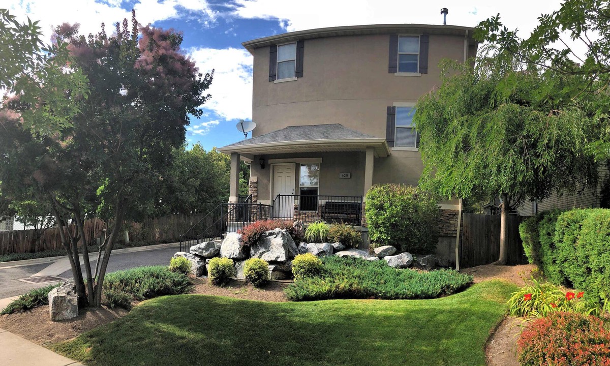 Central City House | Spacious Townhome Near Downtown