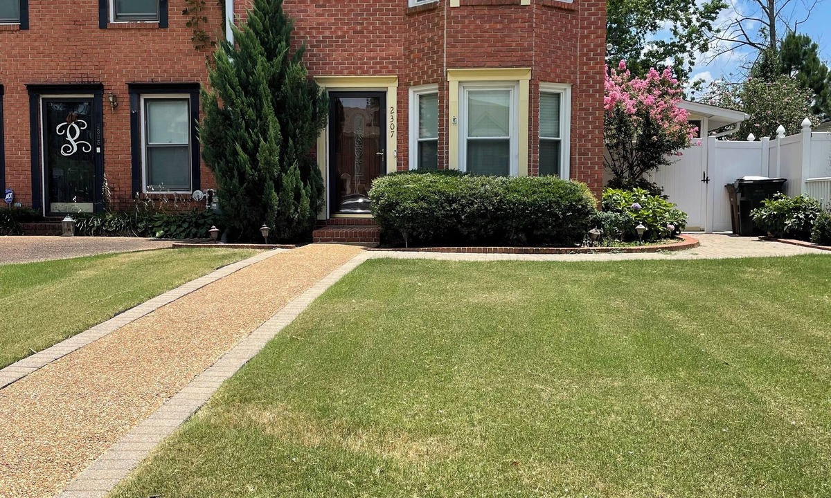 Decatur House | Spacious Townhome with Four Seasons Room