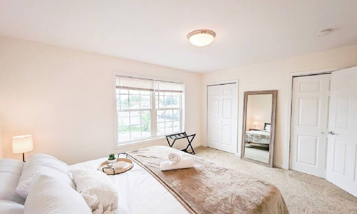 Stockade Historic District House | Spacious Townhouse in Schenectady-B9