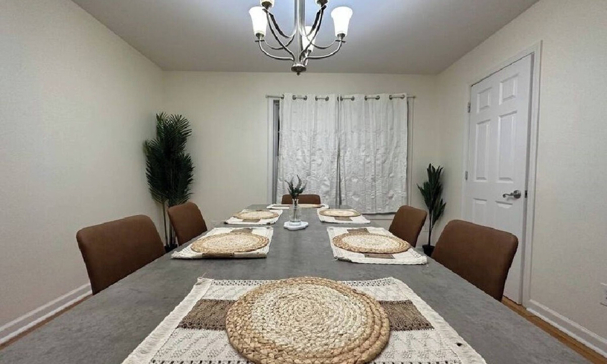 Stockade Historic District House | Spacious Townhouse in Schenectady-B15