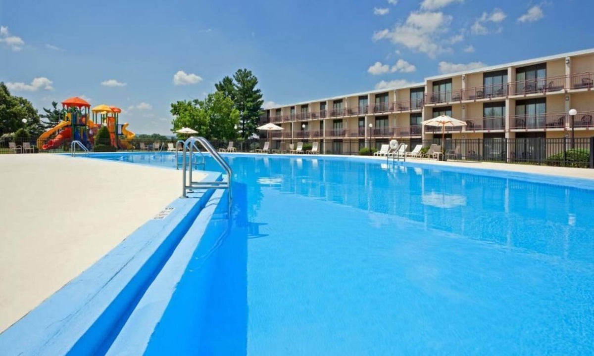Harrisburg House | Spacious Unit w/Pool Access, Parking & Airport Shuttle - Pets are Allowed