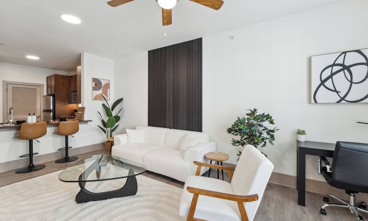 Cityplace Apartment | Spacious Uptown Apartment. Great Location. Free Parking.
