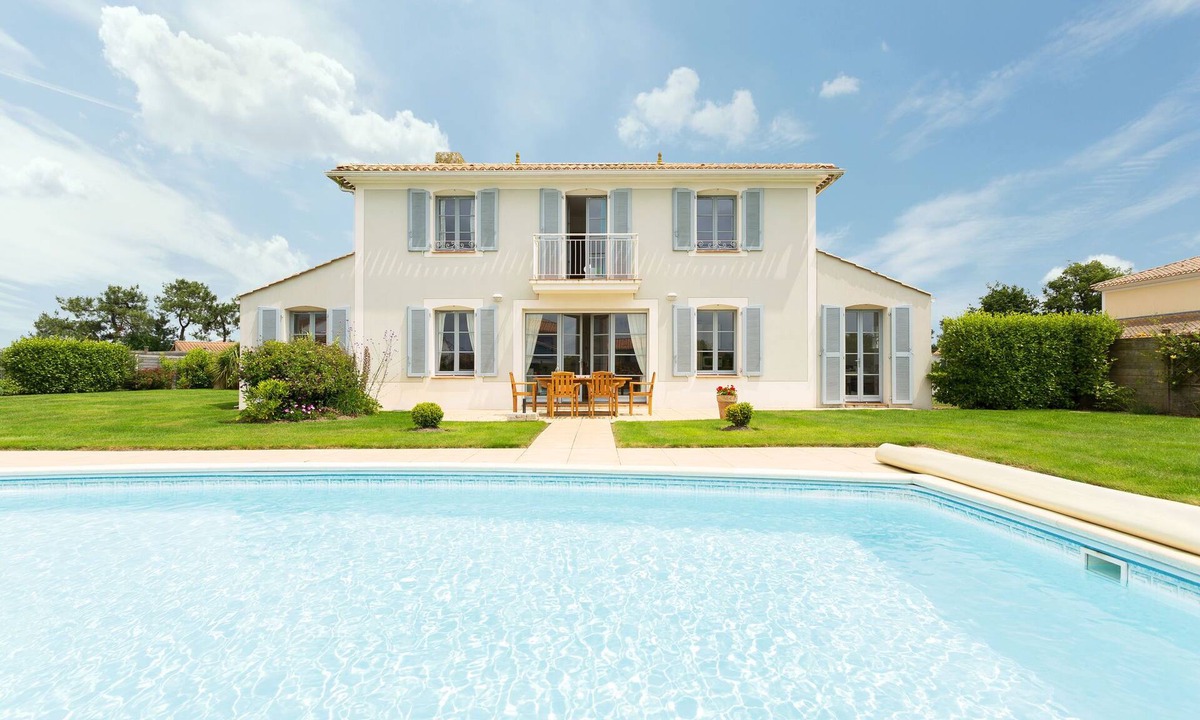 L'Aiguillon-sur-Vie Villa | Spacious villa with private pool