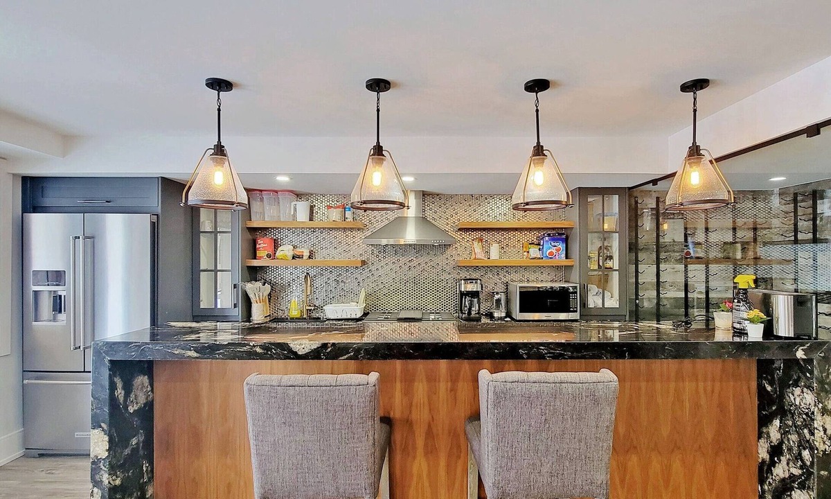 Vaughan House | Spacious Vaughan Unit, Steps to Park