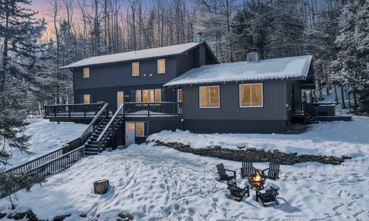 West Dover Ski Chalet | Spacious Vermont Chalet for Group Getaways