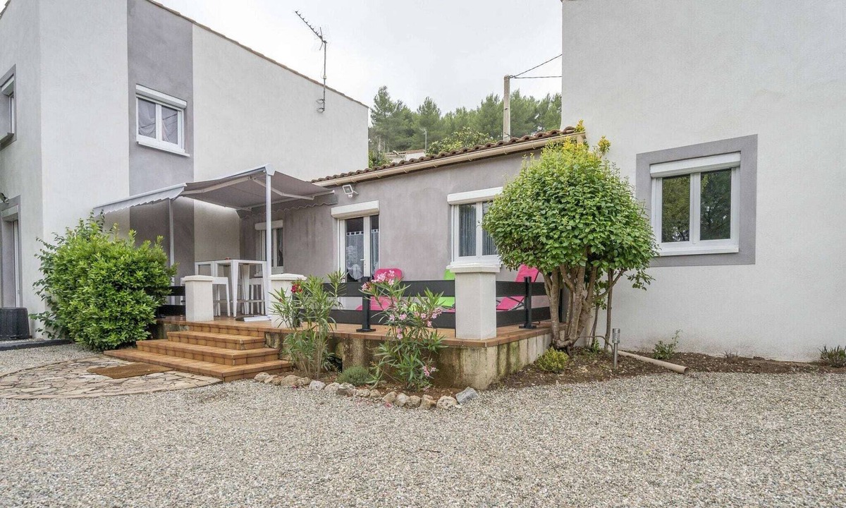 Cessenon-sur-Orb House | Spacious villa 200 metres from the river Orb