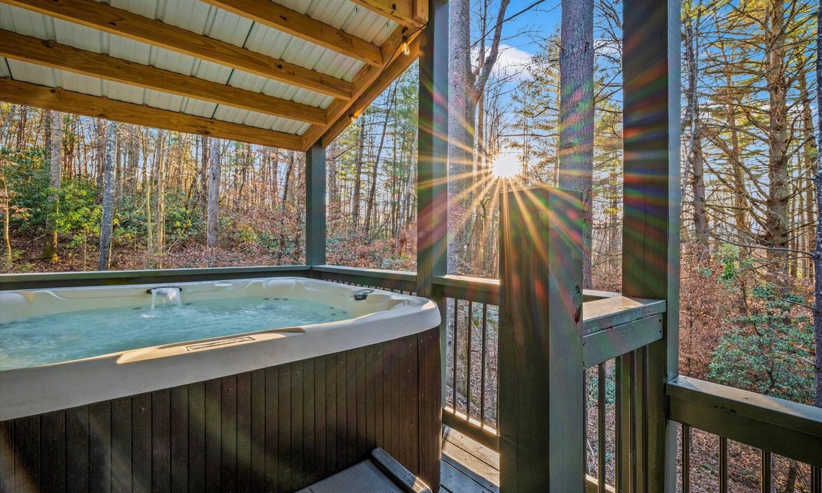 Horse Shoe Cabin | Spacious Villa for 20: Hot Tub & Game Room