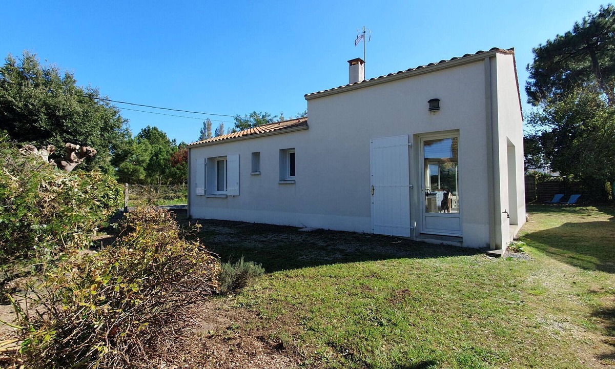 La Faute-sur-Mer House | Spacious villa near beach, 5 people, private garden