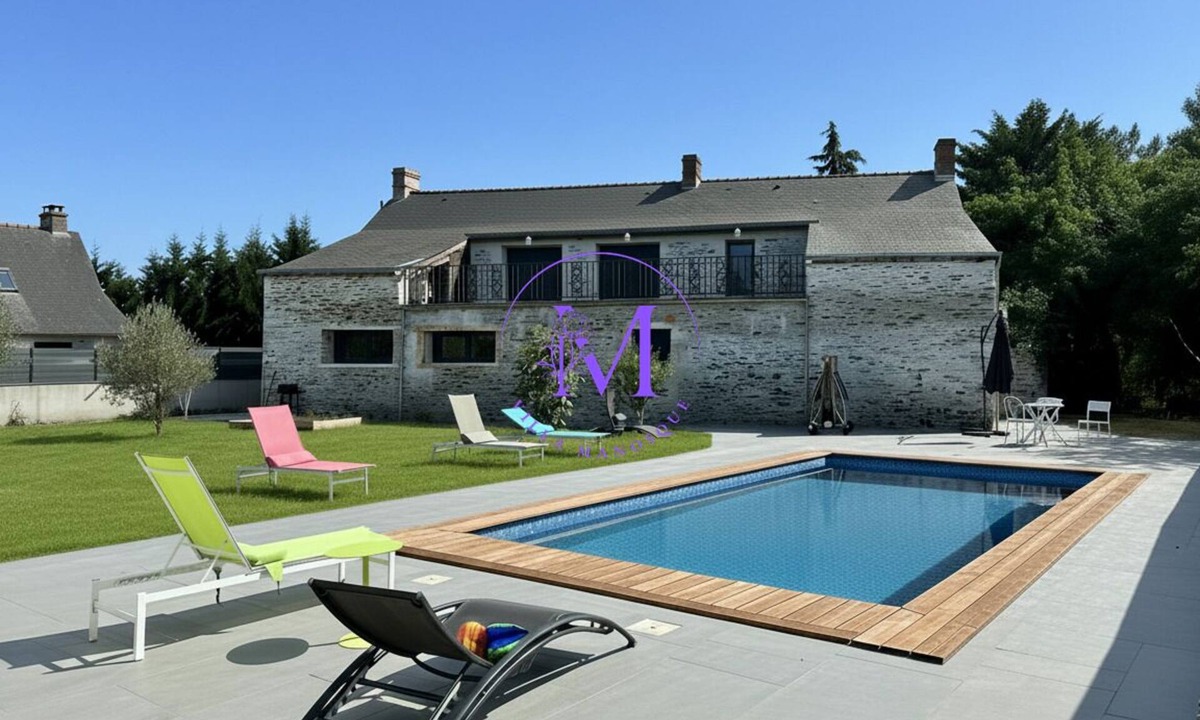Les Ponts-de-Ce Villa | Spacious villa with private pool