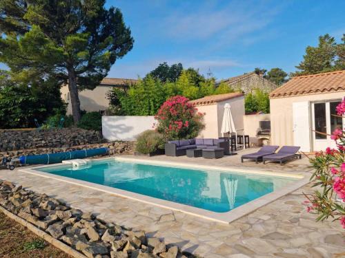 Castelnau-d'Aude Villa | Spacious villa with heated pool and EV charger