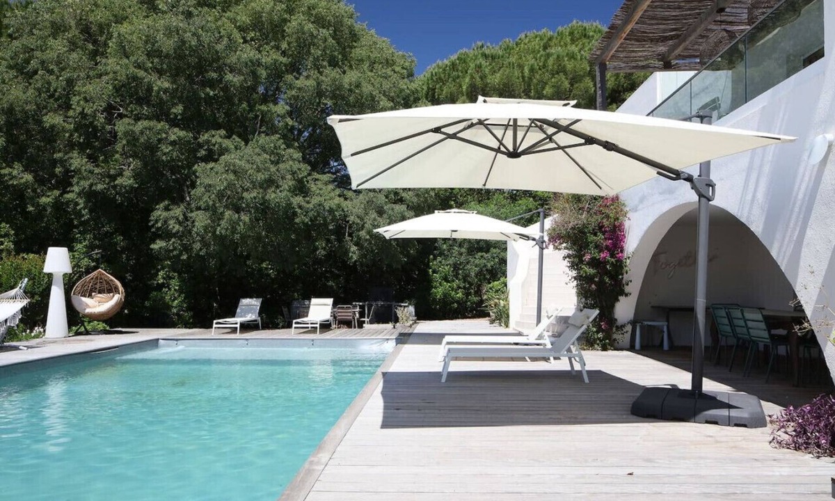 Aiguelongue Villa | Spacious Villa with Pool near Montpellier & Beaches