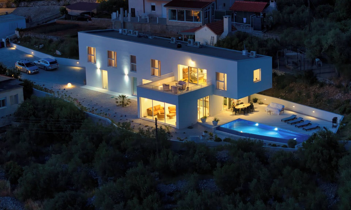 Businci Villa | Spacious villa with private pool and the breathtaking view near Trogir