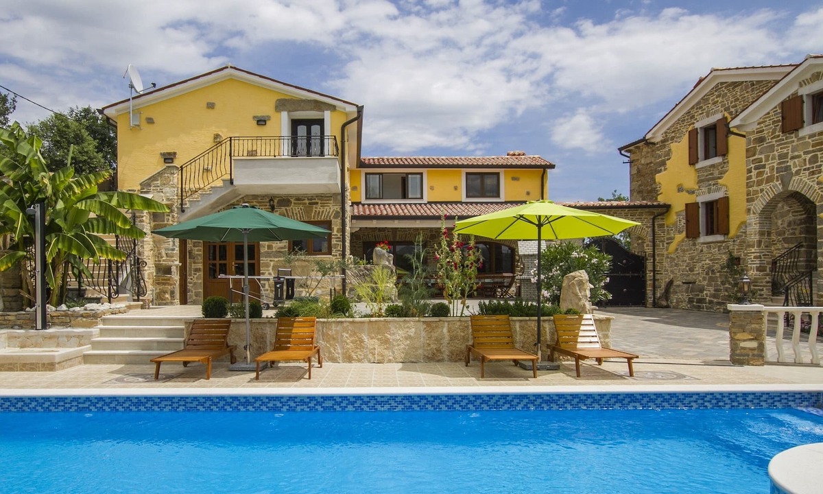 Pican Villa | Spacious villa with swimming pool in the eastern hinterland of Istria