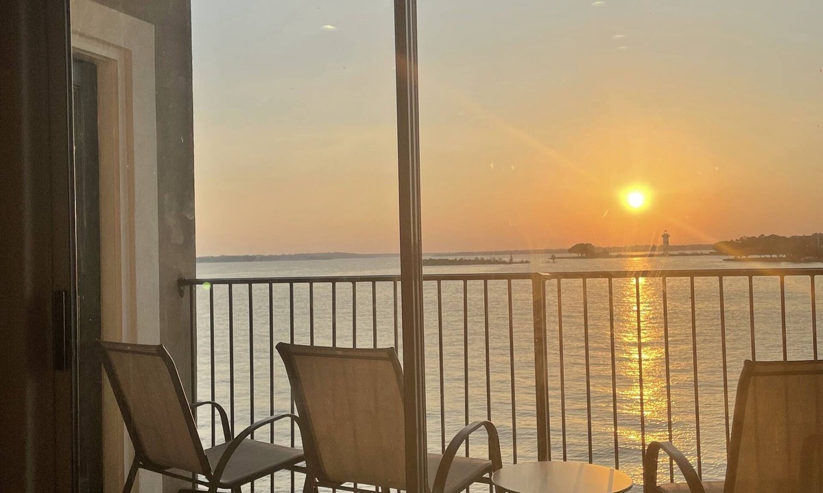 Seven Coves Condo | Spacious Waterfront Condo With Sunset Views, Pool, and Family-Friendly Amenities