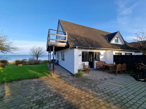 Havnsø Villa | Spacious Waterfront Family Holiday