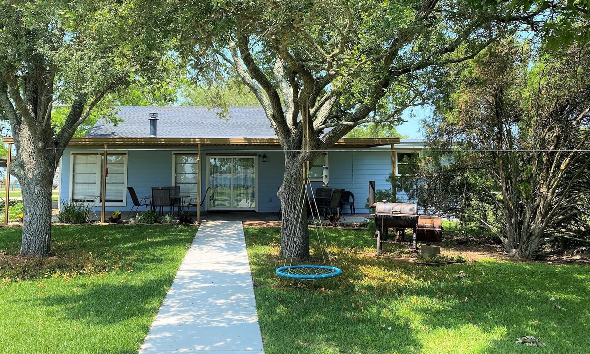 Cedar Lane House | Spacious Waterfront Home on Caney Creek