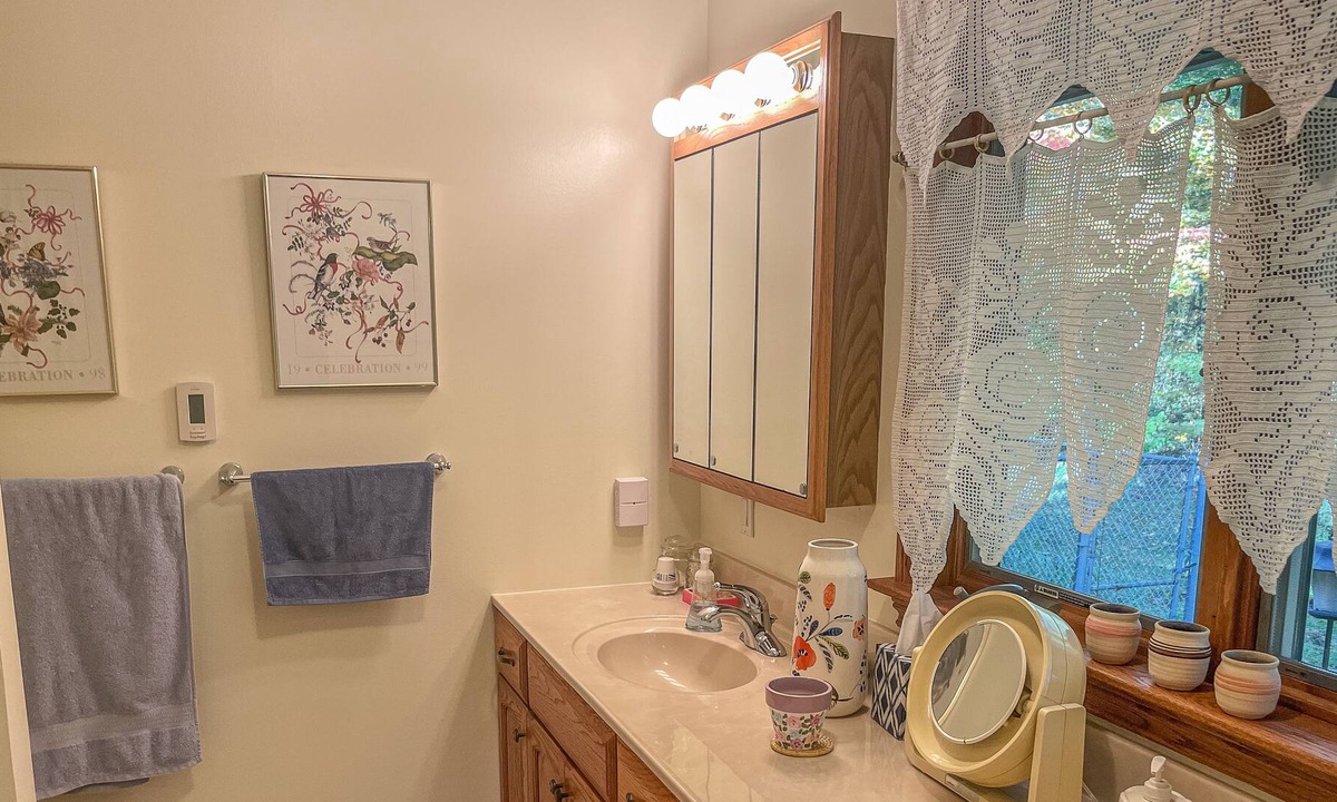 Buchanan House | Spacious waterfront home.! Near Notre Dame, Lake Michigan,Golf Courses ,Wineries