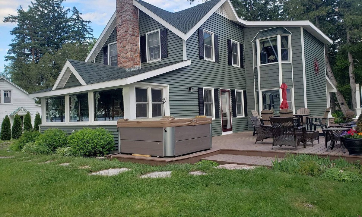 De Peyster House | Spacious Waterfront Home In Thousand Islands!
