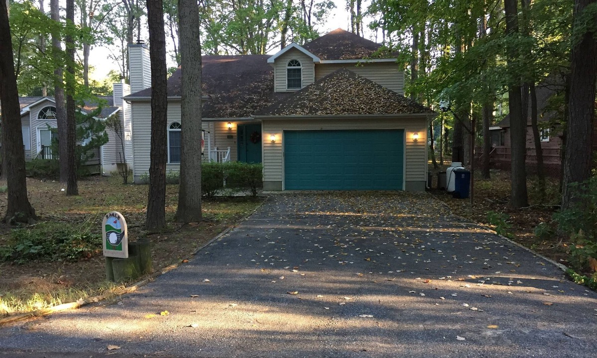 Ocean Pines House | Spacious, well maintained, 4br 3bath home overlooking Golf Course.