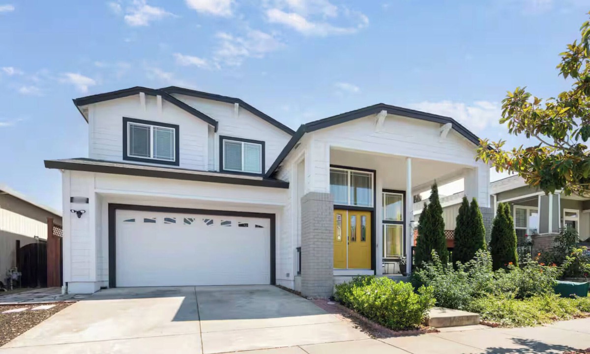 Windsor House | Spacious Windsor Retreat, 4BR Home w/ Patio & BBQ