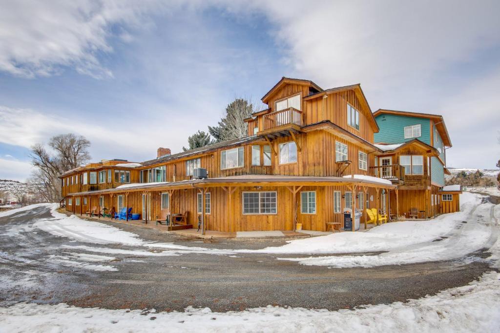 Emigrant Villa | Spacious Yellowstone River Retreat with Trails!