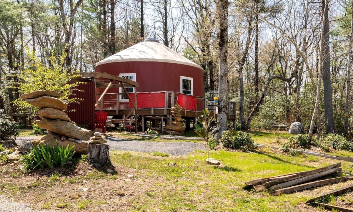 Fancy Gap House | Spacious Yurt with Hot Tub for the Ideal Blue Ridge Parkway Getaway