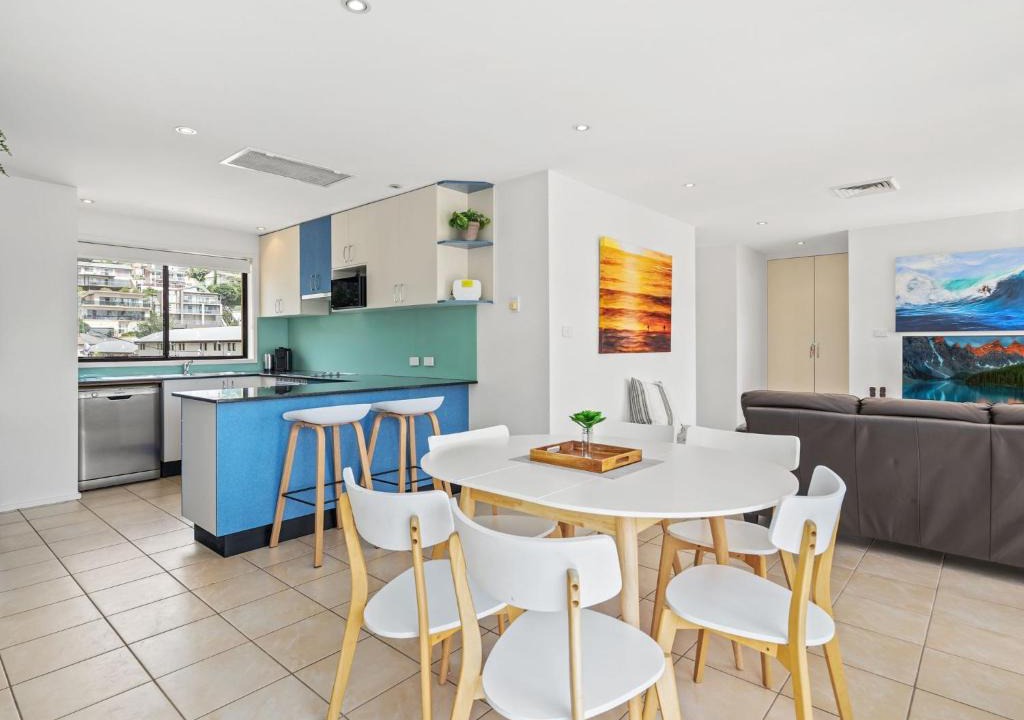 Terrigal House | Spaciously Comfy Home With Balcony and BBQ