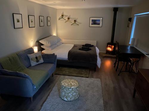Spalding Apartment | SPALDING - Self Contained Studio Double - An extra single bed can be provided