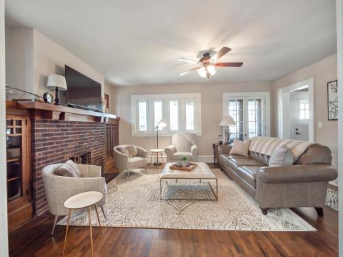 Waupaca House | Spanish Charm 4bed/3bath