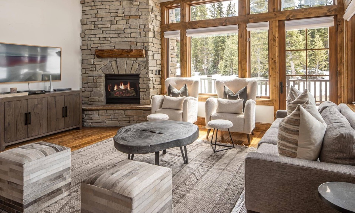 Spanish Peaks Cabin | Spanish Peaks Cabin with Ski-in/Ski-out Access! Hot Tub!
