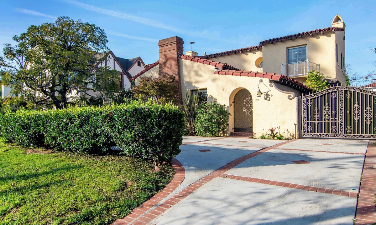 Greater Wilshire - Hancock Park House | Spanish-Style Hancock Park Home · Central LA