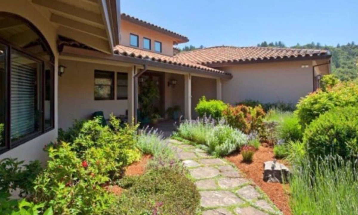 Nicasio House | Spanish Villa With Pool, Nature, Views! Luxury plus nature.