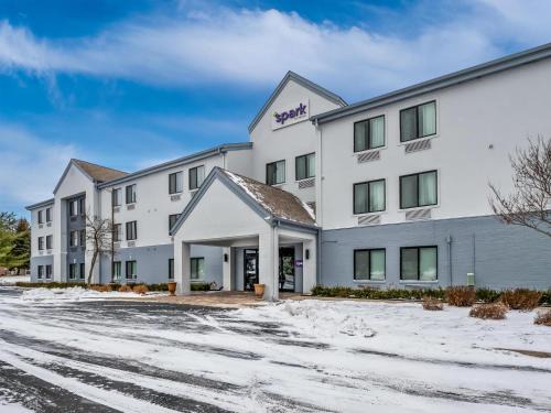 Bryant Pattengill East Hotel | Spark By Hilton Ann Arbor South