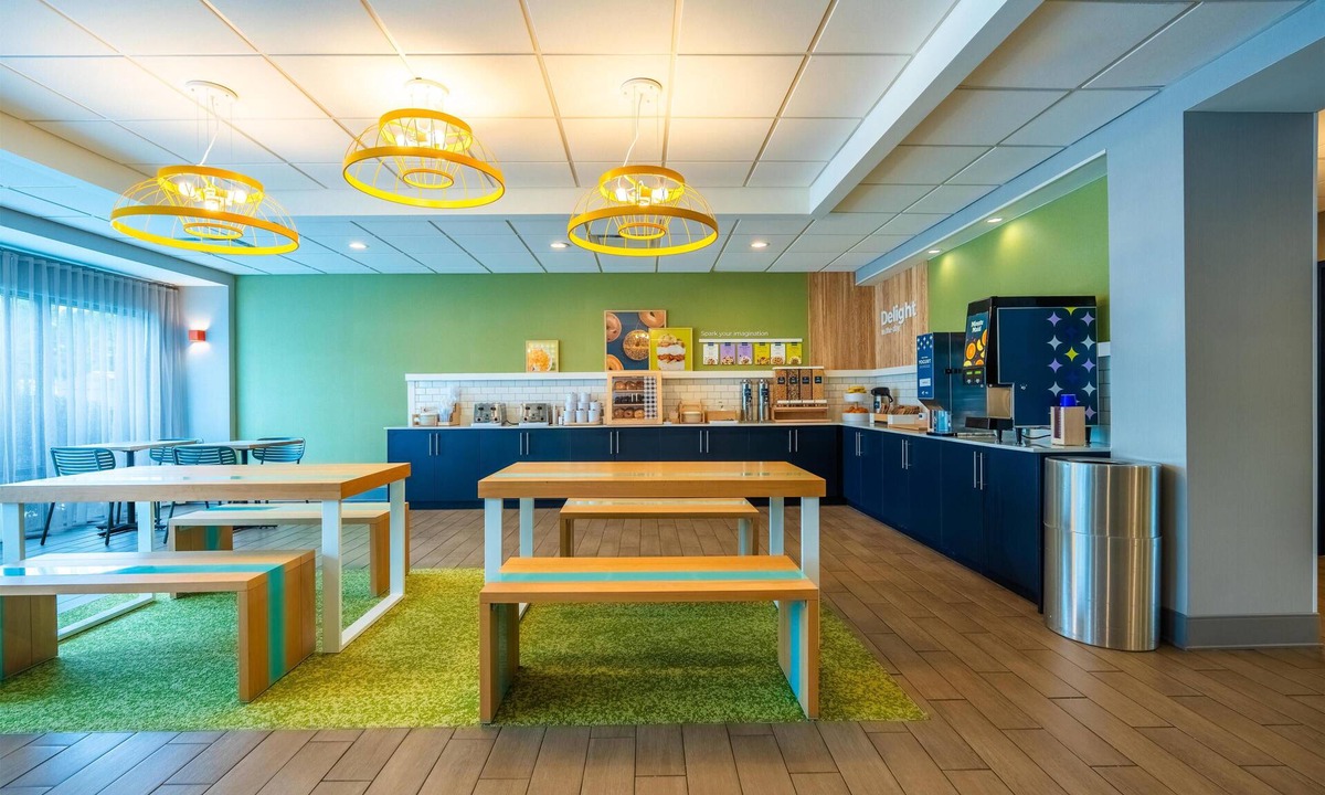 Town Center Hotel | Spark by Hilton Atlanta Kennesaw Town Center