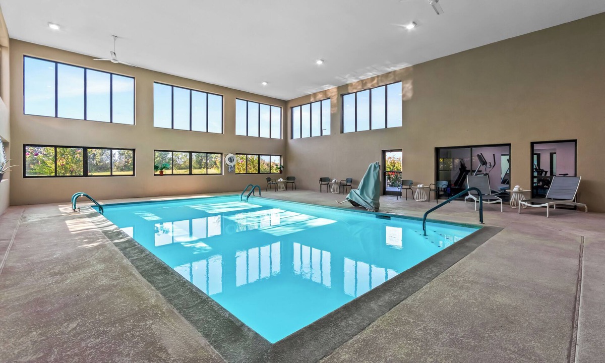 Withrow Hotel | Spark by Hilton Bardstown